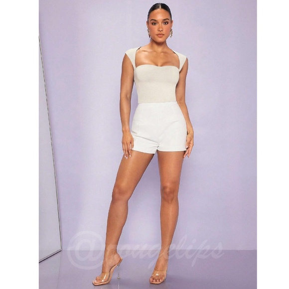 Beige / Cream Slim Fit CROP Top Sweetheart Décolleté Neckline - Picture 5 of 9